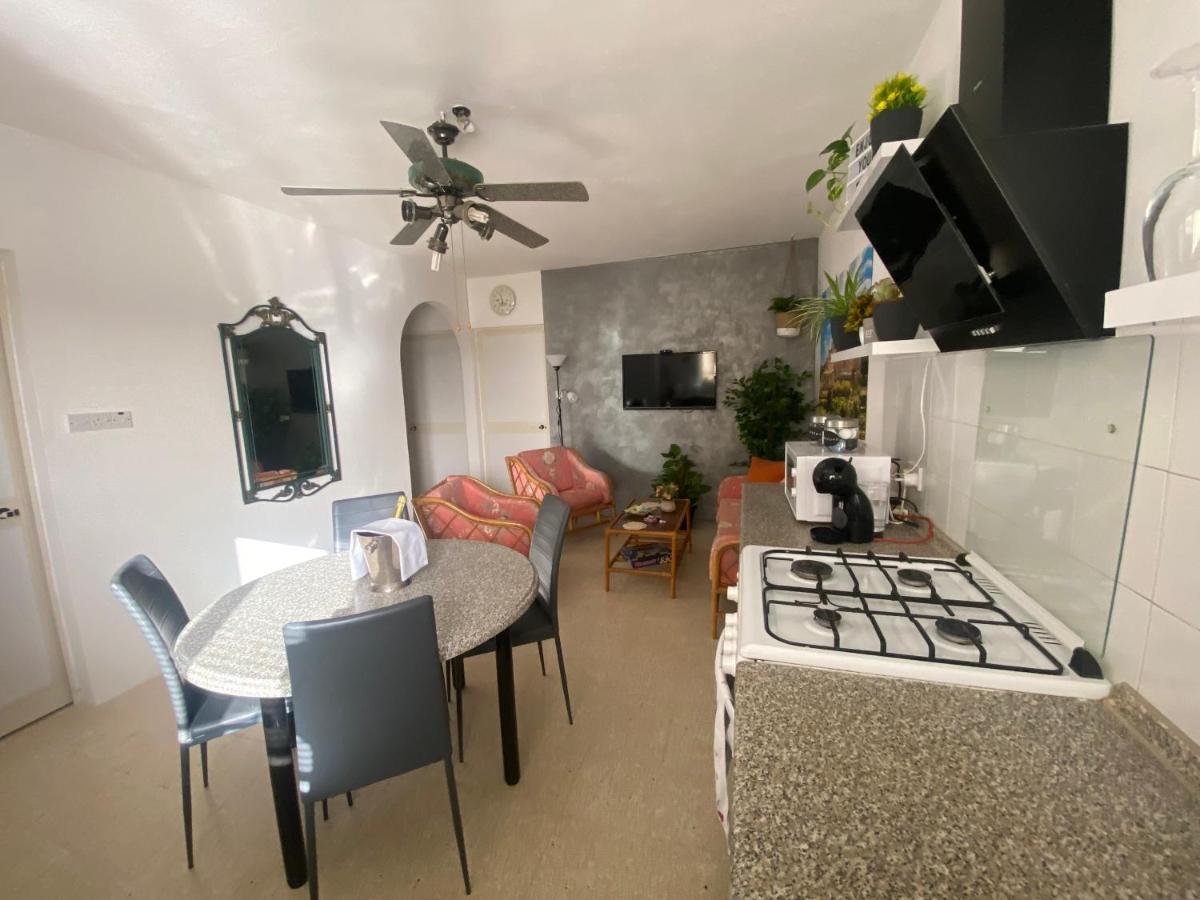 St Paul'S Bay Central Apartment In Qawra San Pawl il-Baħar Extérieur photo