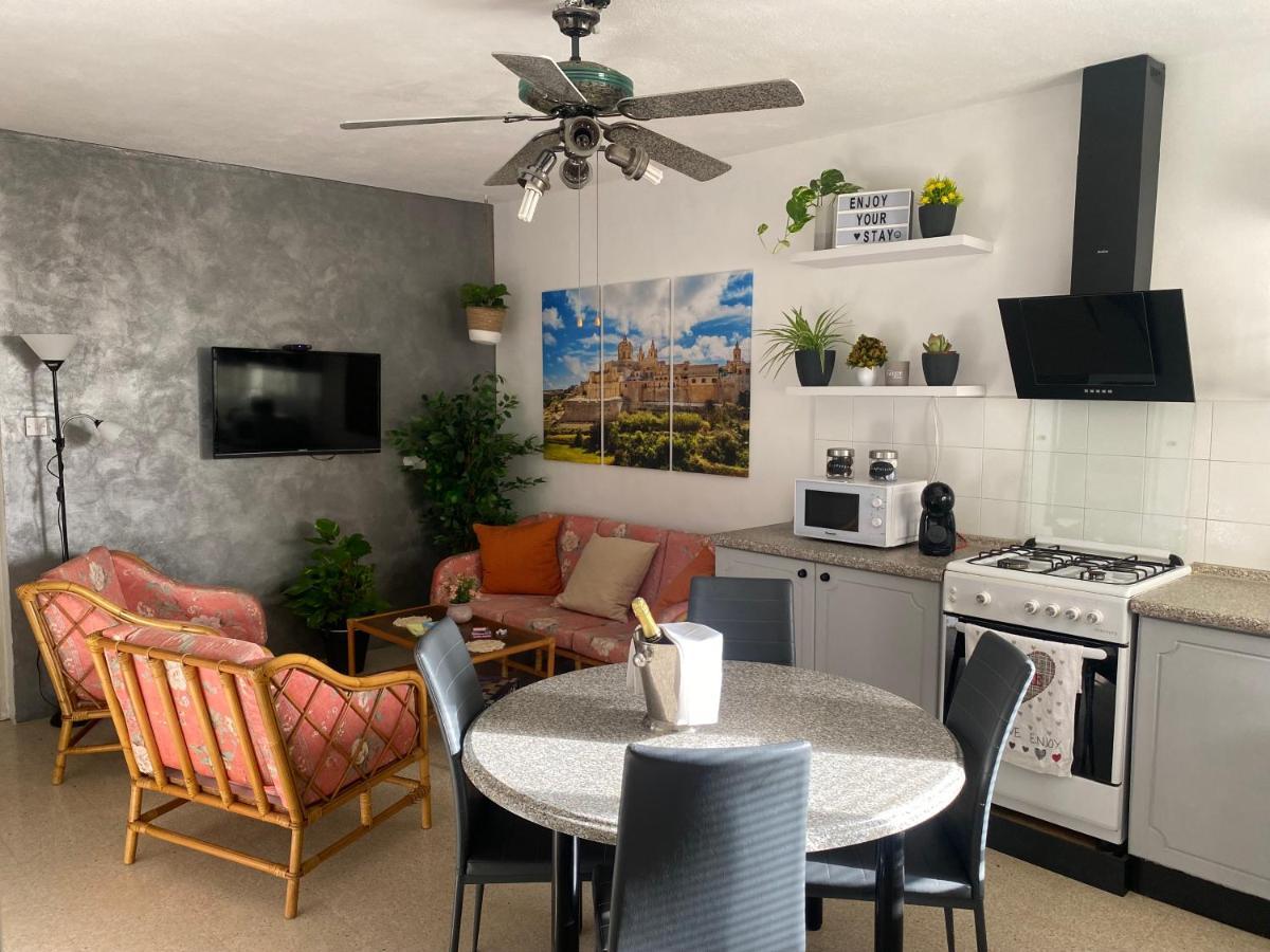 St Paul'S Bay Central Apartment In Qawra San Pawl il-Baħar Extérieur photo